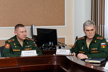 В армию призовут около 2300 оренбуржцев